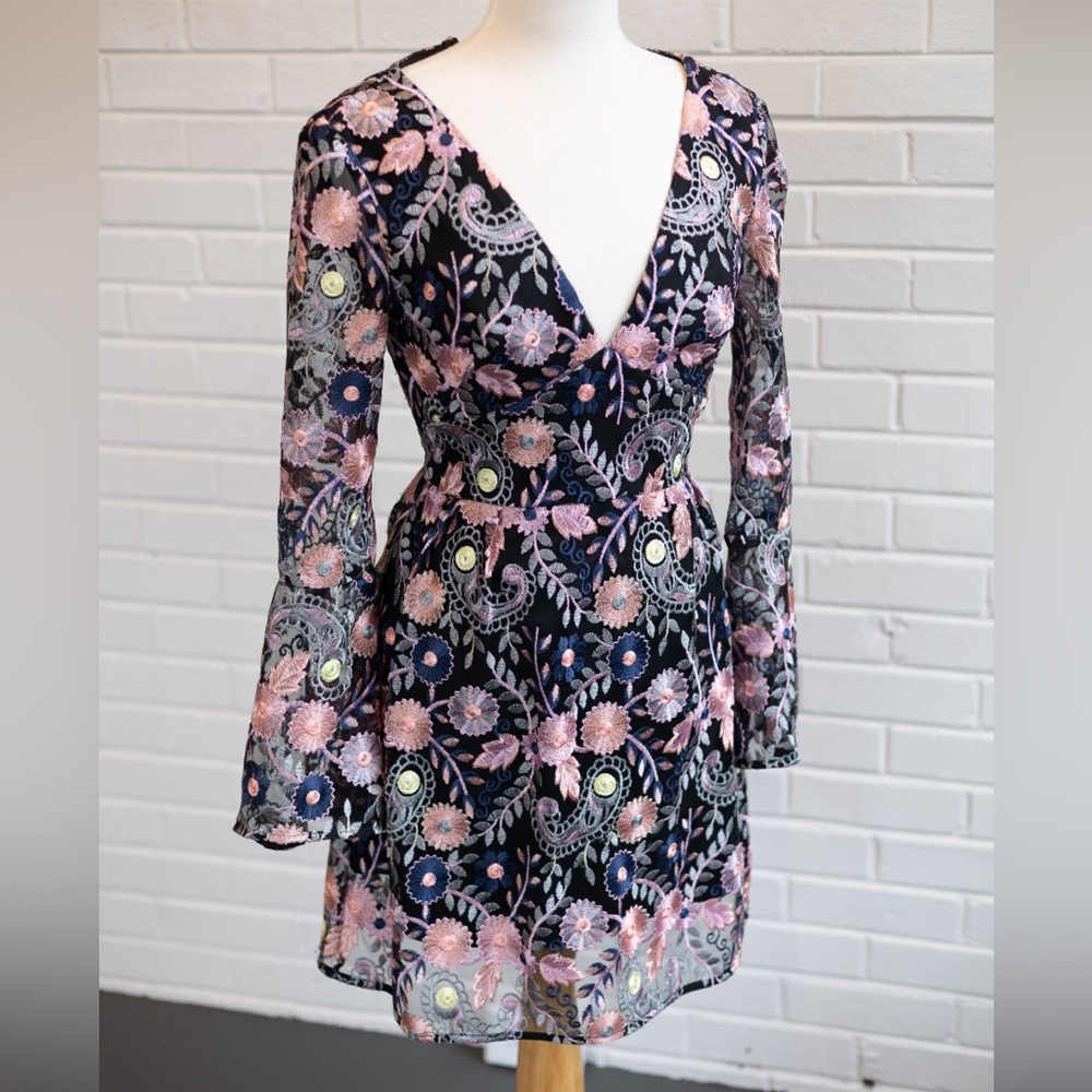 ML Monique Lhuillier X Anthropologie Embroidered Long Sleeve Dress Size: 2
